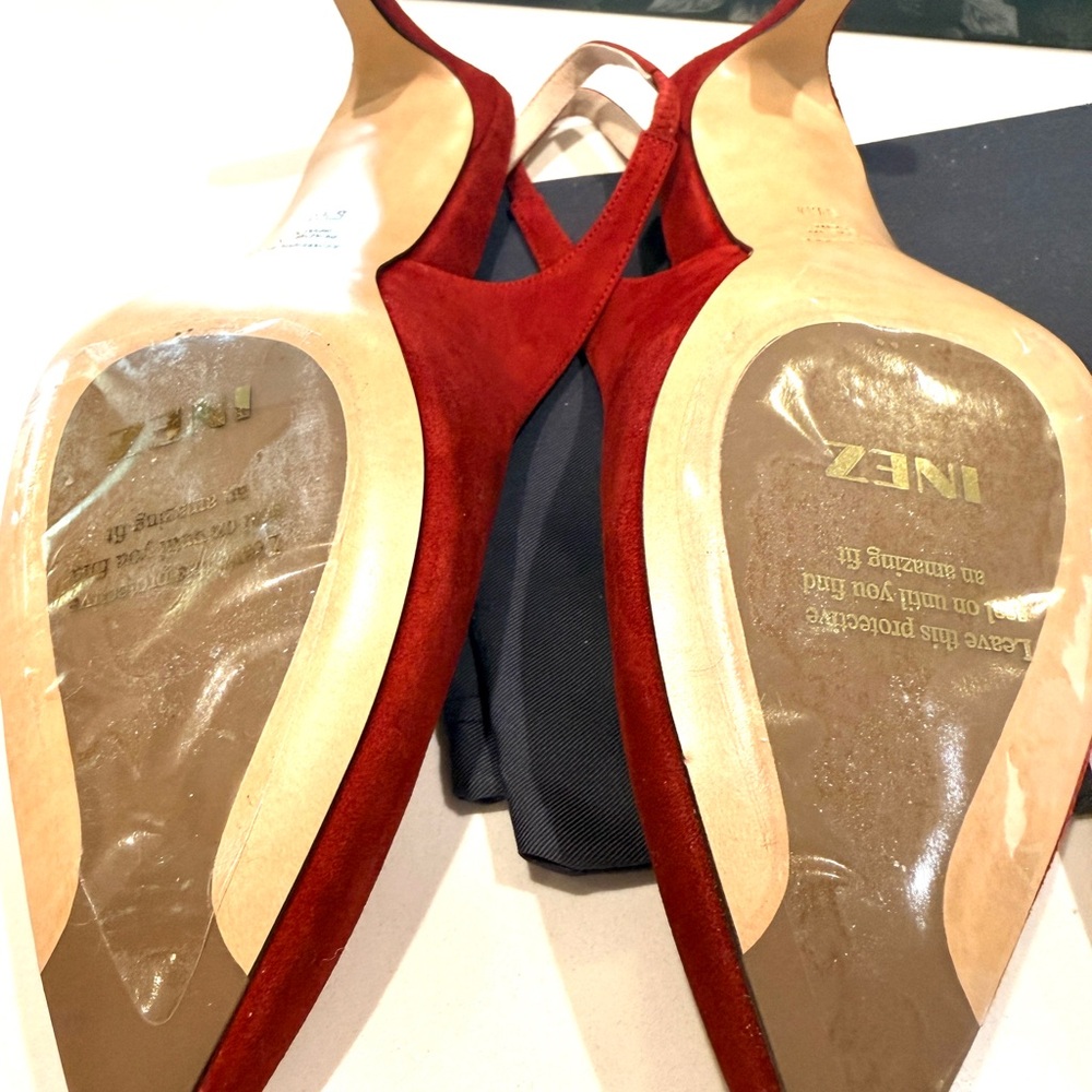 Red Suede Slingback Kitten Heels New in BOX/Shoe bag 9.5 Standard 9.5M - Picture 5 of 7